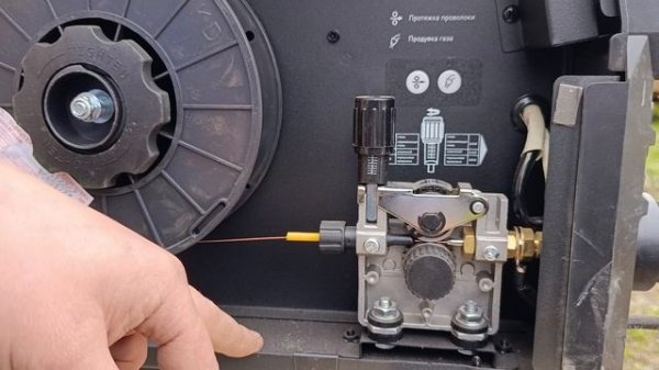 Инверторный сварочный полуавтомат АВРОРА Динамика 160 ЭКСПЕРТ купленный на market-aurora.ru.