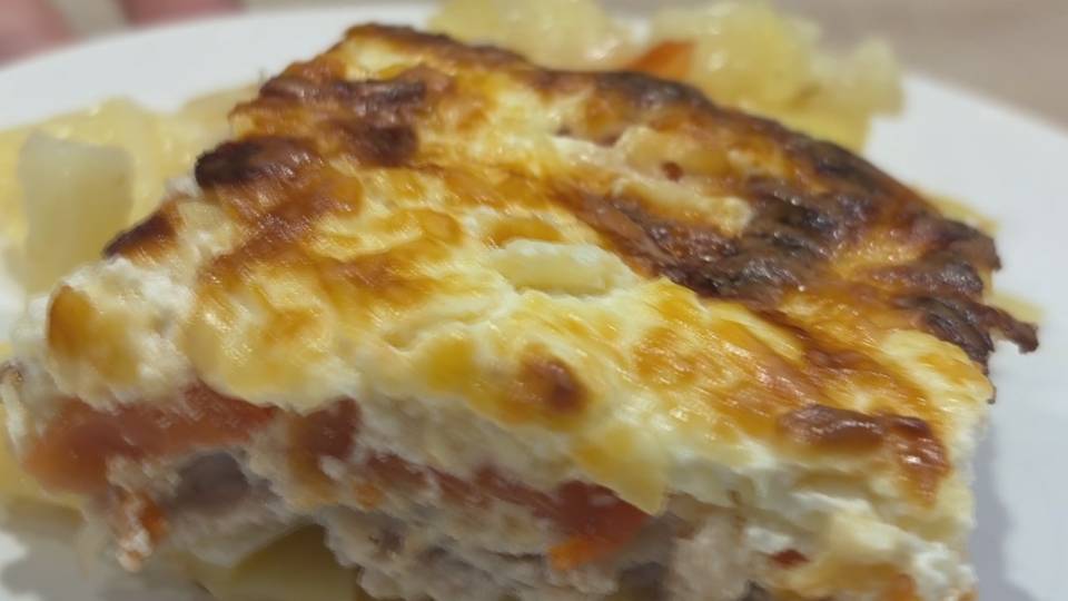 Почему моя картофельная запеканка такая вкусная? Запеканка сытная, с хрустящей корочкой. смотреть онлайн