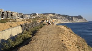 🌊 Анапа: Легендарный пляж «300 ступеней» и грандиозная стройка отеля премиум-класса!