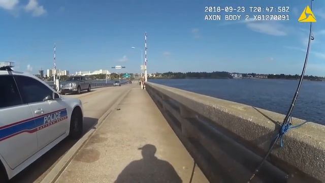 #США #Bodycamera Судьба сброшенного с моста мужчины неизвестна, подозреваемому грозит пожизненный