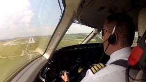 Экстремальные посадки самолётов в сильный боковой ветер. (мировые новости)