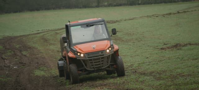 "Ферма Кларксона", 4.02 (AlexFilm) смотреть онлайн