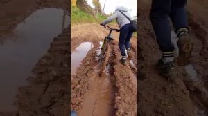 на великих по грязи