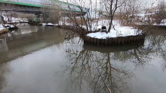 СТРИТФИШИНГ НА РЕЧКЕ "Лихоборка"#мормышинг#мормоны#рыбалка #спиннинг смотреть онлайн