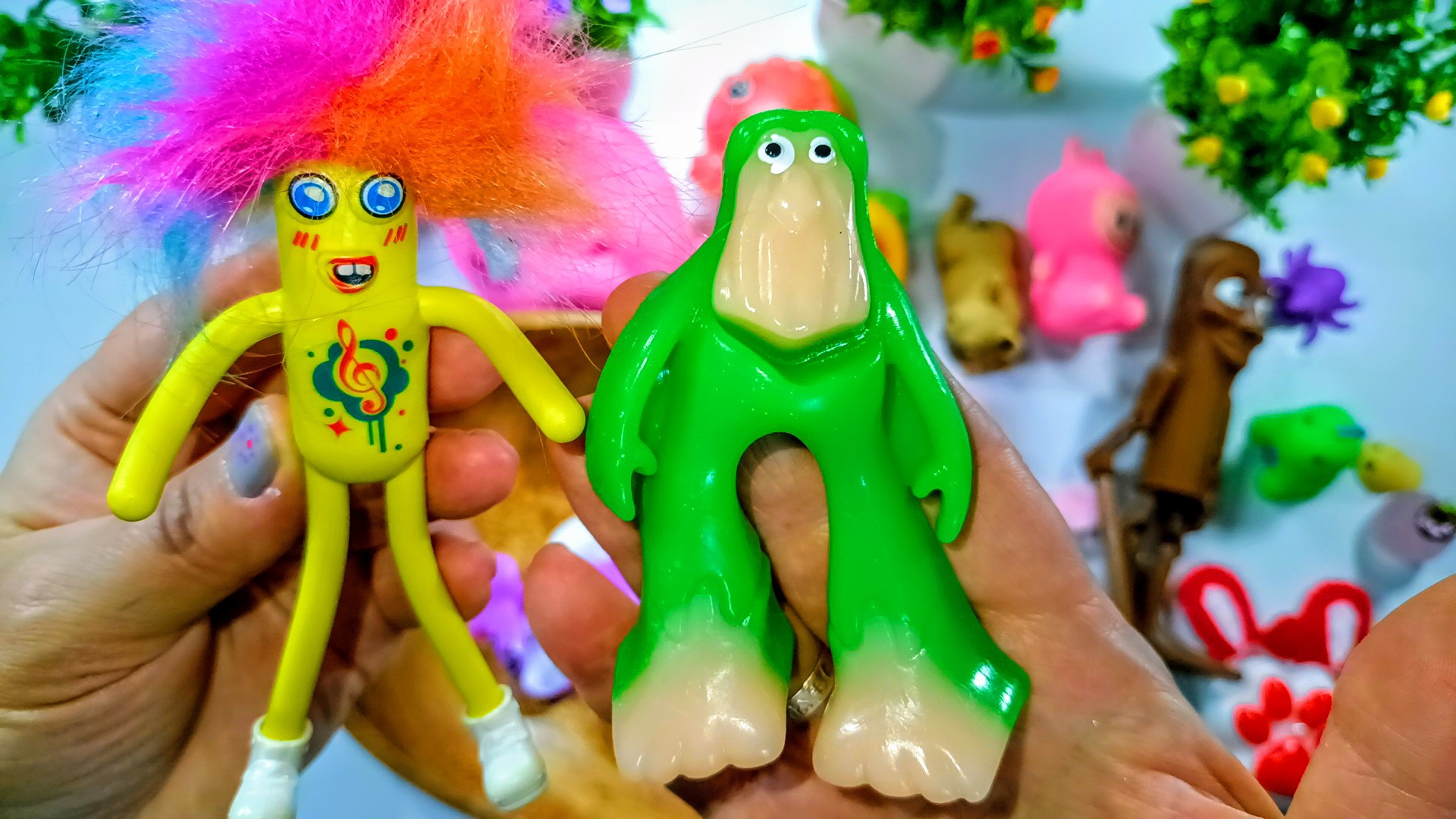 АСМР РАСПАКОВКА сквишей и антистрессы 💥 жмякаю Таба СКВИШИ 🫶🏻 режу СКВИШИ и антистрессы 💥 смотреть онлайн