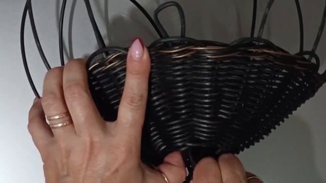 очень простая загибка на крышке (плетение ротангом) для начинающих смотреть онлайн