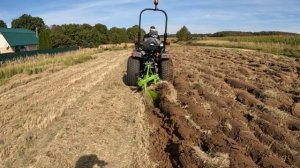 Солис 26 против Кубота/Кентавр 444 пашем на целине. Пашет Солис