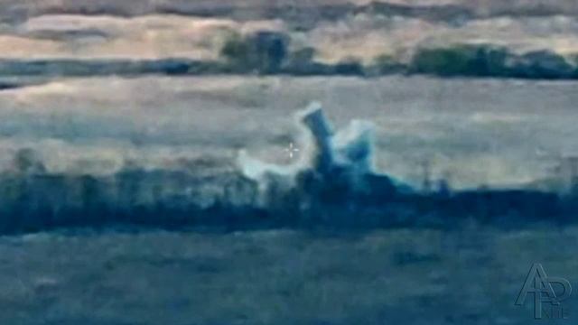 Так выглядит артиллеристкое подавление засевших в лесополосах дронщиков. смотреть онлайн