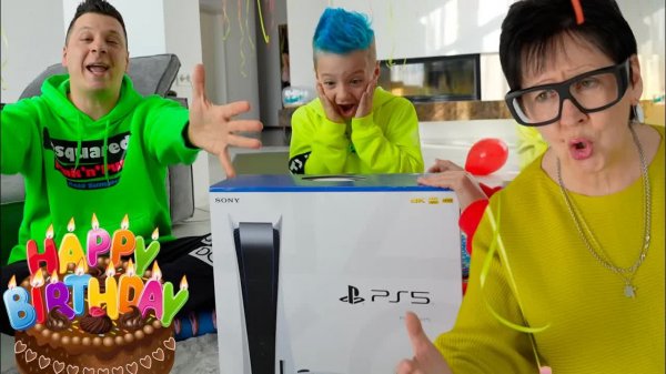 Училка Против Подарка Давида. Плейстейшн 5 на День Рождения