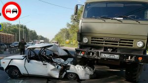 Как Такое Возможно? Регистратор зафиксировал страшное ДТП. Осеннее Обострение.