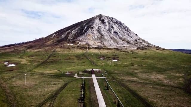 ⚡🔥 «Блогер, который станет триллионером! Народная песня-хит» 💸🎬 смотреть онлайн