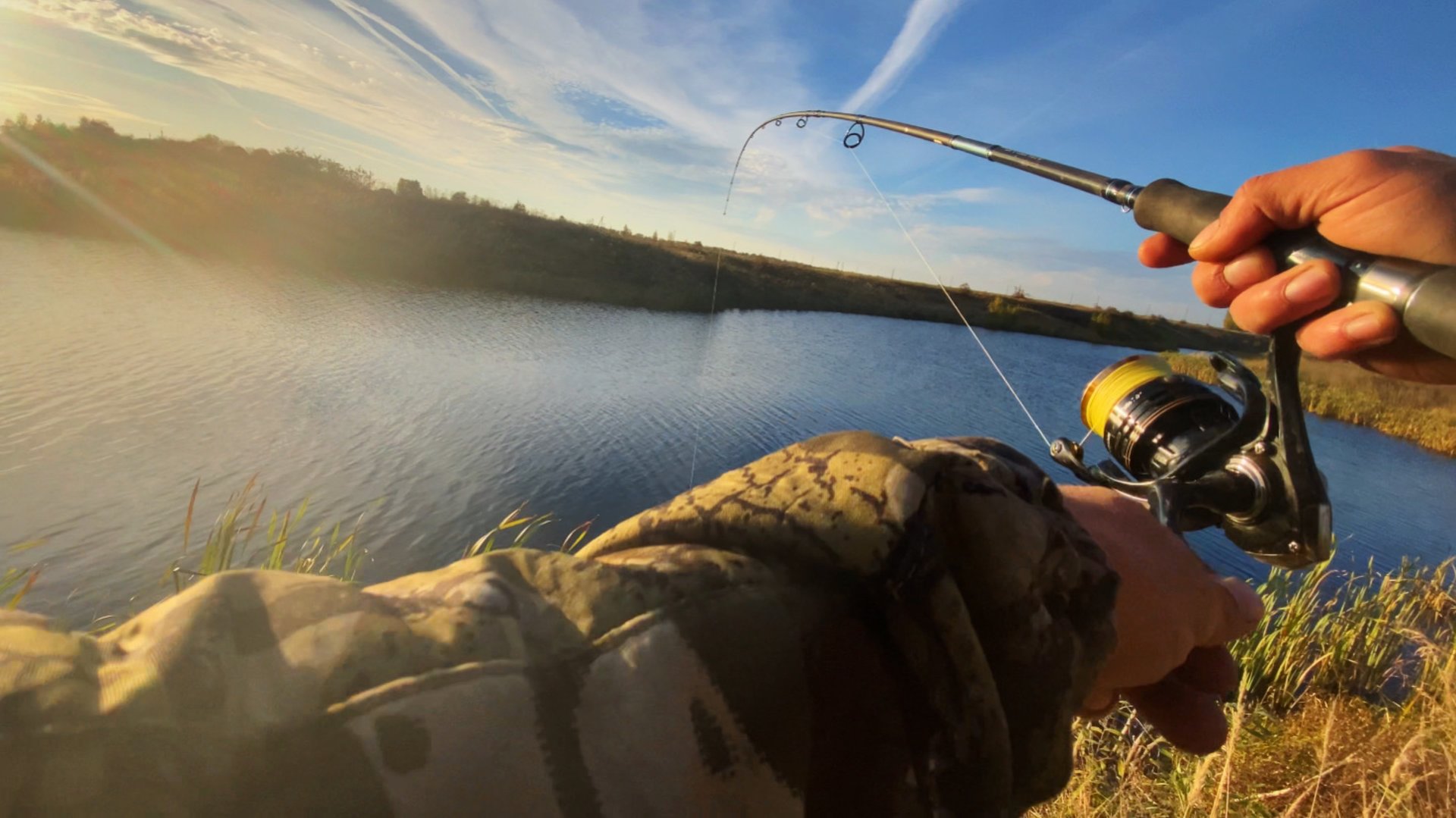 ЭТА СНАСТЬ СПАСЛА РЫБАЛКУ!!УТОПИЛ СПИННИНГ!!Осенняя рыбалка в СИЛЬНЫЙ ВЕТЕР!! смотреть онлайн