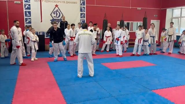 Тренировочные КЭМПы по каратэ WKF в Екатеринбурге. Семинары заслуженного тренера Парвиза Мансурова.