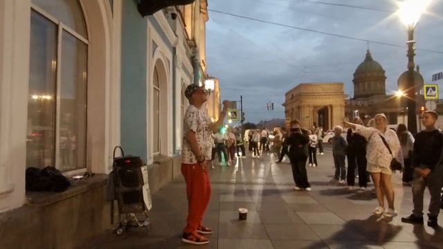 ТАНЦОР МАЙКЛ ТАНЦУЕТ НА НЕВСКОМ ПРОСПЕКТЕ смотреть онлайн