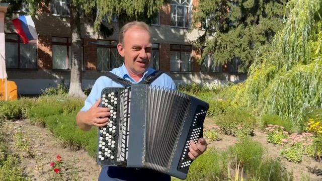 Он патриот/ Россия/ Поёт о России смотреть онлайн