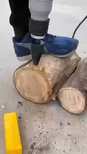 Насадка на дрель для рубки дров.