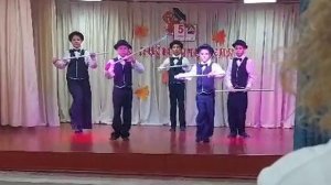 Танец «Чарли Чаплин».