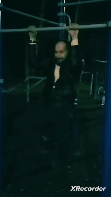 папа прыгает с перила на перилу смотреть онлайн