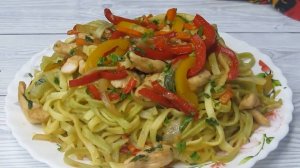 Чудесное блюдо. Соус придаёт блюду приятнейший вкус, дополняемый овощами.