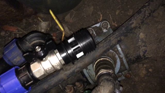 Сантехнический колодец. Попытка установки крана на ПНД трубу под давлением. Часть 1.