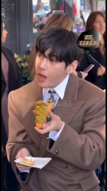 Эпизод 487.Папарацци не дали покушать... смотреть онлайн