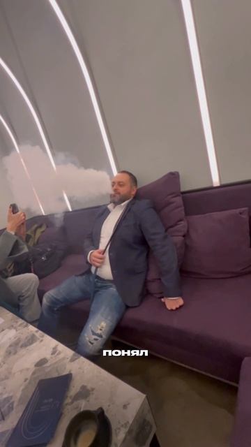 Фотосессия для экспертного блога маркетолога Евгения! 📊 смотреть онлайн