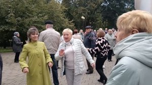 Кучерявая мадам..... 05.10.25 Гомель парк Луначарского 🥰💫