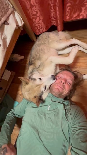 На полу смотреть онлайн