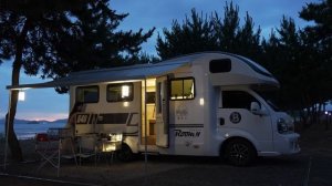 Отличный КЕМПИНГ НА КОЛЕСАХ ПОД ДОЖДЕМ