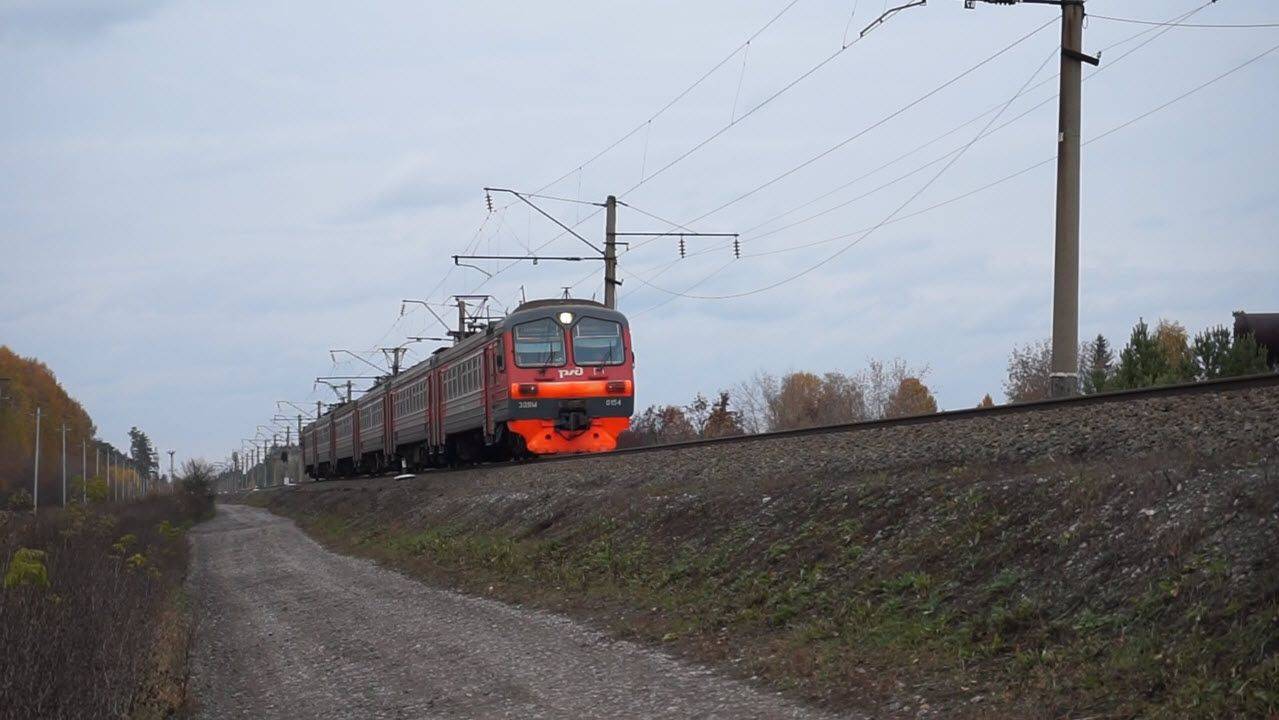 Электропоезд ЭД9М-0154 смотреть онлайн