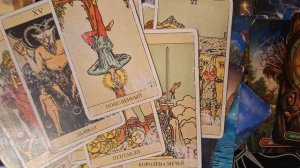 ТАРО РАСКЛАД\ ГЛАЗ С ВАС НЕ СВОДЯТ