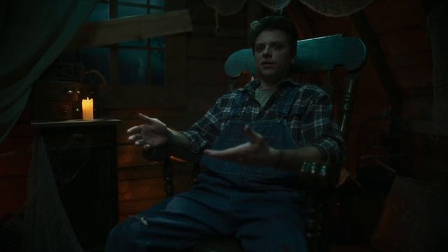 ОСНОВАНО НА РЕАЛЬНЫХ СОБЫТИЯХ [Топ Сикрет] смотреть онлайн