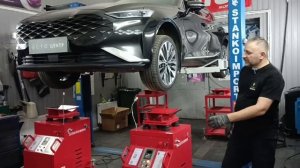 Обновленный (1 рестайлинг) вибростенд для диагностики подвески автомобилей AVS 2.1