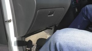 Замена салонного фильтра на Toyota Corolla