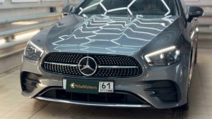 Оклейка прозрачной защитной полиуретановой пленкой всего автомобиля Mercedes E-класс в MatMatters.