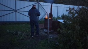 10-10-2025.Дача.Хозяин топит улицу))Вскрыла тыкву и варю компот с апельсином!