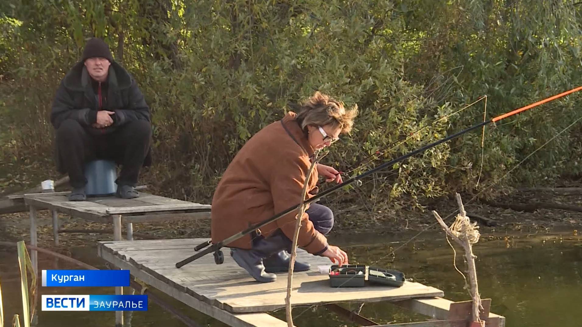 С наступлением холодов зауральские сотрудники МЧС патрулируют реки и озёра смотреть онлайн