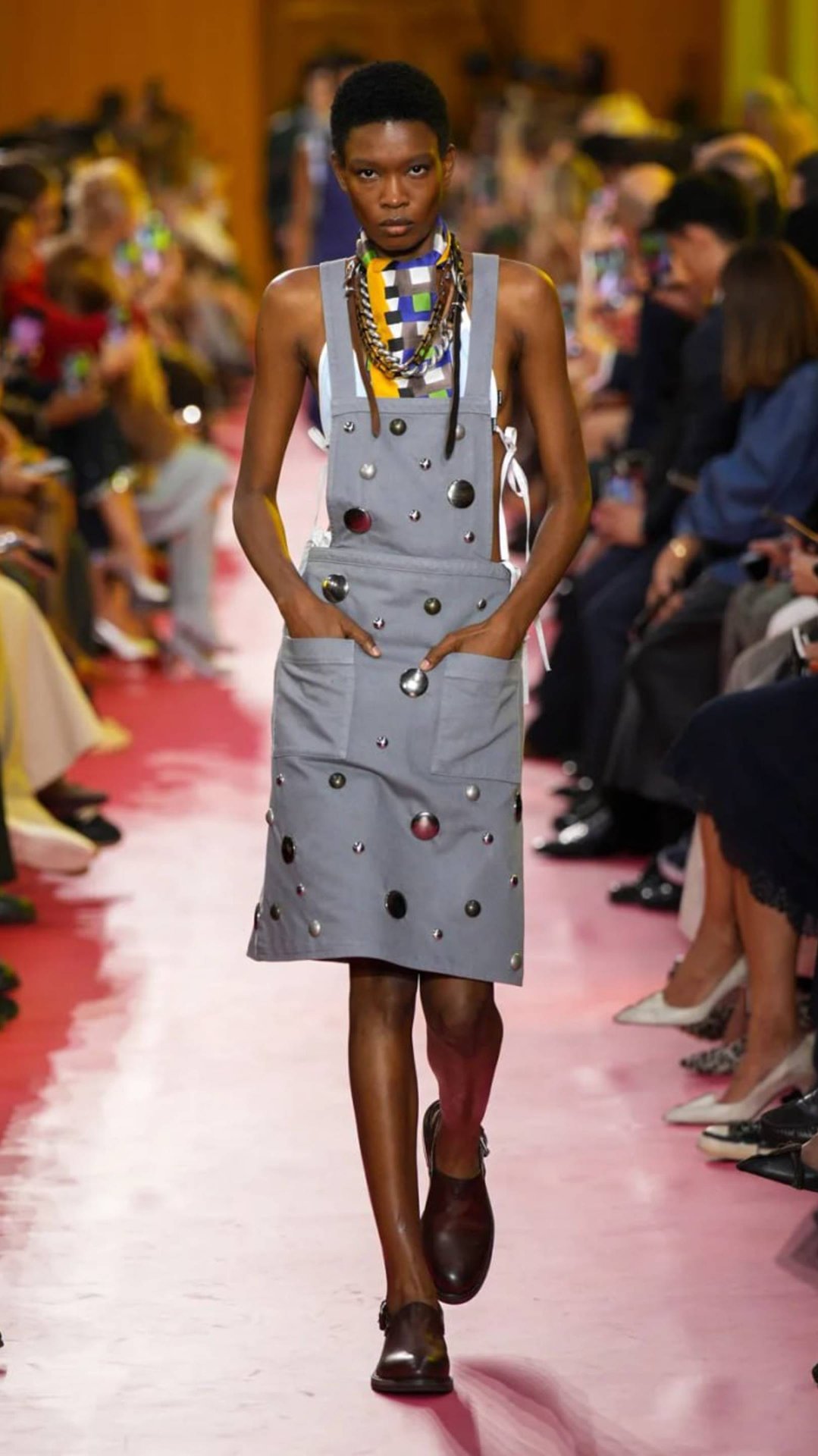 Miu Miu весна-лето 2026 смотреть онлайн