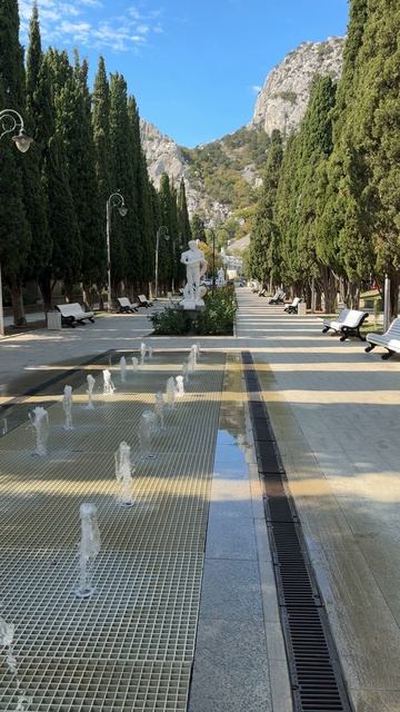 Симеиз кипарисовая аллея. Осень в Крыму 2025. Симеиз Крым сегодня #симеиз #симеиз2025 #симеизкрым смотреть онлайн