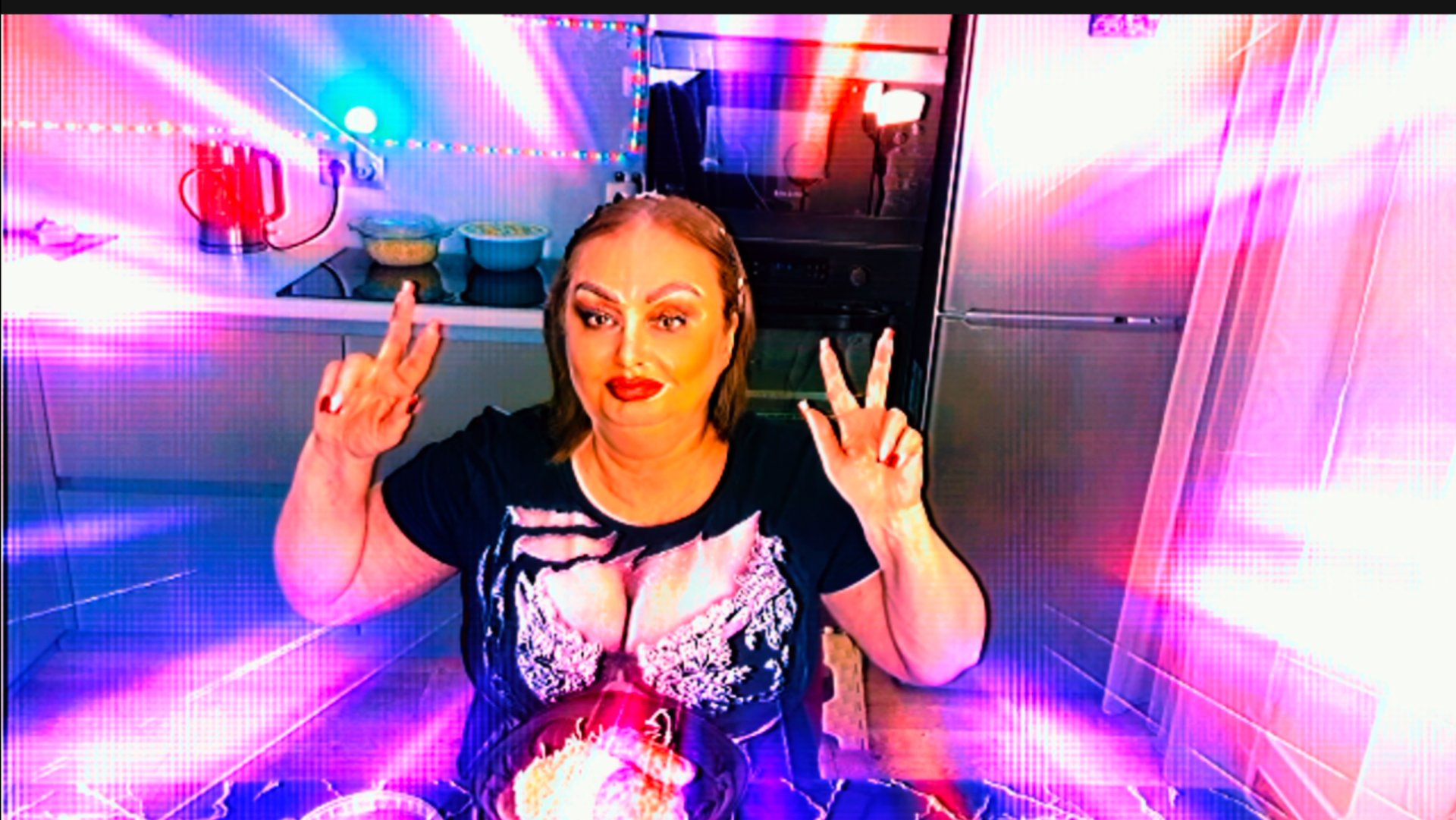 Пиратский сериал, продолжение🤭Куча предпочитает Баварскую колбаску☝️Почему Падлыч теребонькает🤔 смотреть онлайн