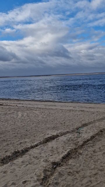 Посадка на т/х "Московский-11" с терминала Железных дорог Якутии в п. Нижний Бестях смотреть онлайн