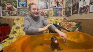 САМОЕ МИЛОЕ ВИДЕО! Маленькая Анфиса просто тает от удовольствия принимая ванну))