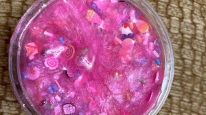 Сделала слайм круче!   Добавила посыпки, фигурку.