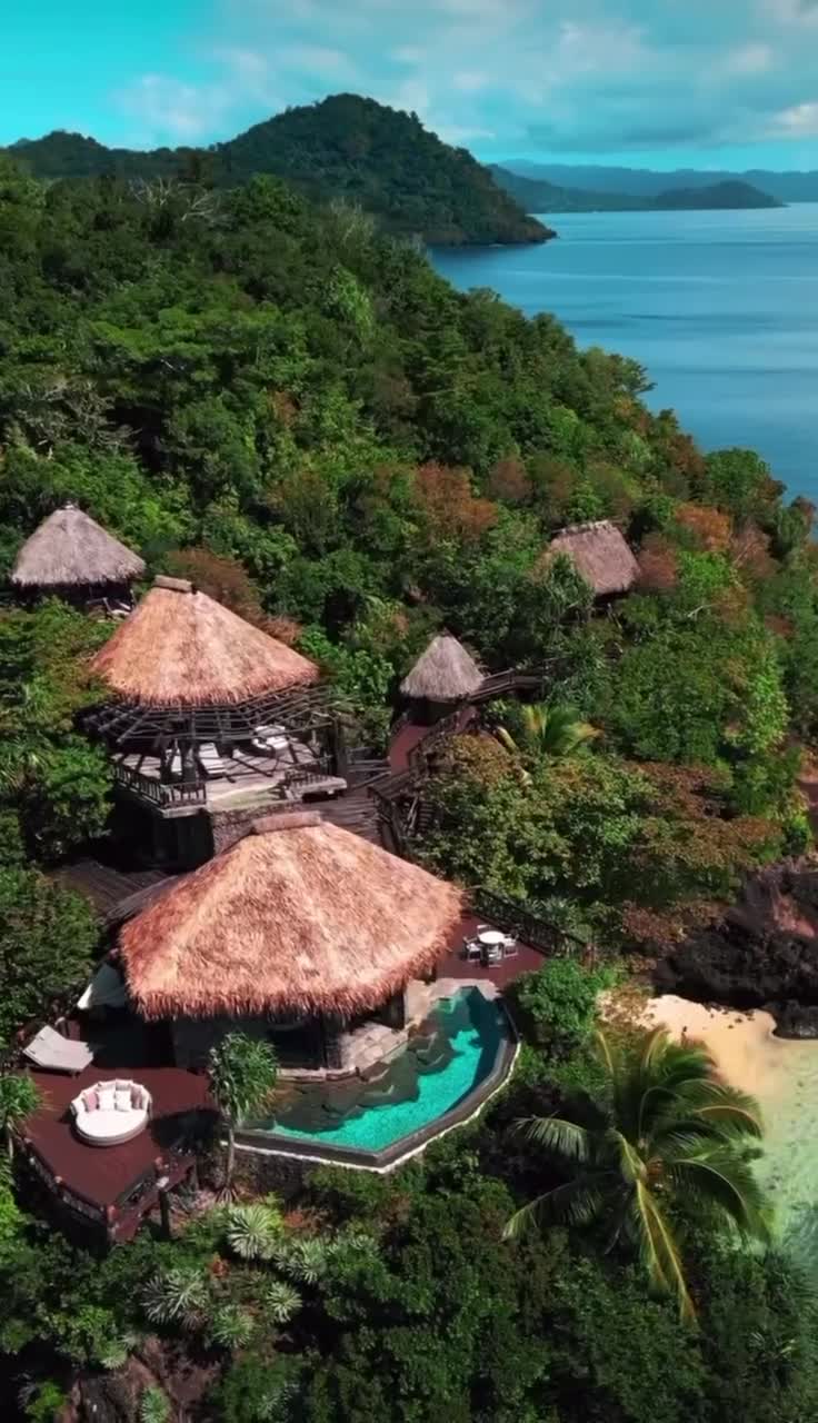 На острове Лаукала, расположенном в Фиджи, можно найти уединение и роскошь. Этот уголок земли пре... смотреть онлайн