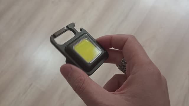 Обзор на мощный фонарик брелок аккумуляторный - keychain light смотреть онлайн