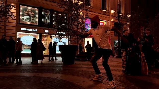 УЛИЧНЫЕ ТАНЦЫ НА БОЛЬШОЙ МОРСКОЙ смотреть онлайн