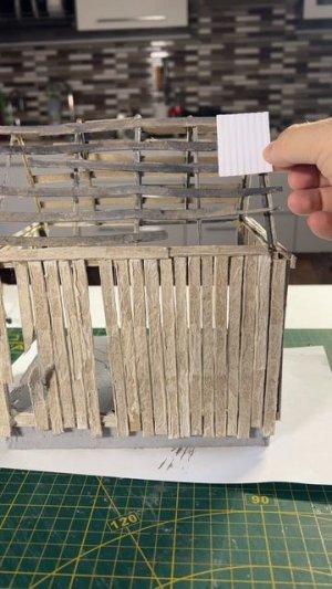 Заброшенный сарай в миниатюре