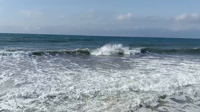 Море бушуется