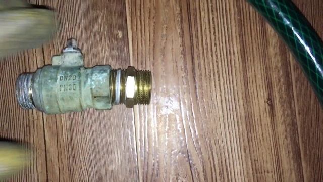Как заменить водопроводный кран под давлением