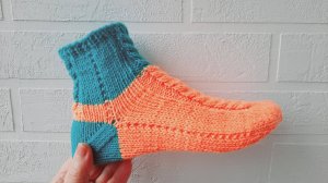 Носки с интересной пяткой.